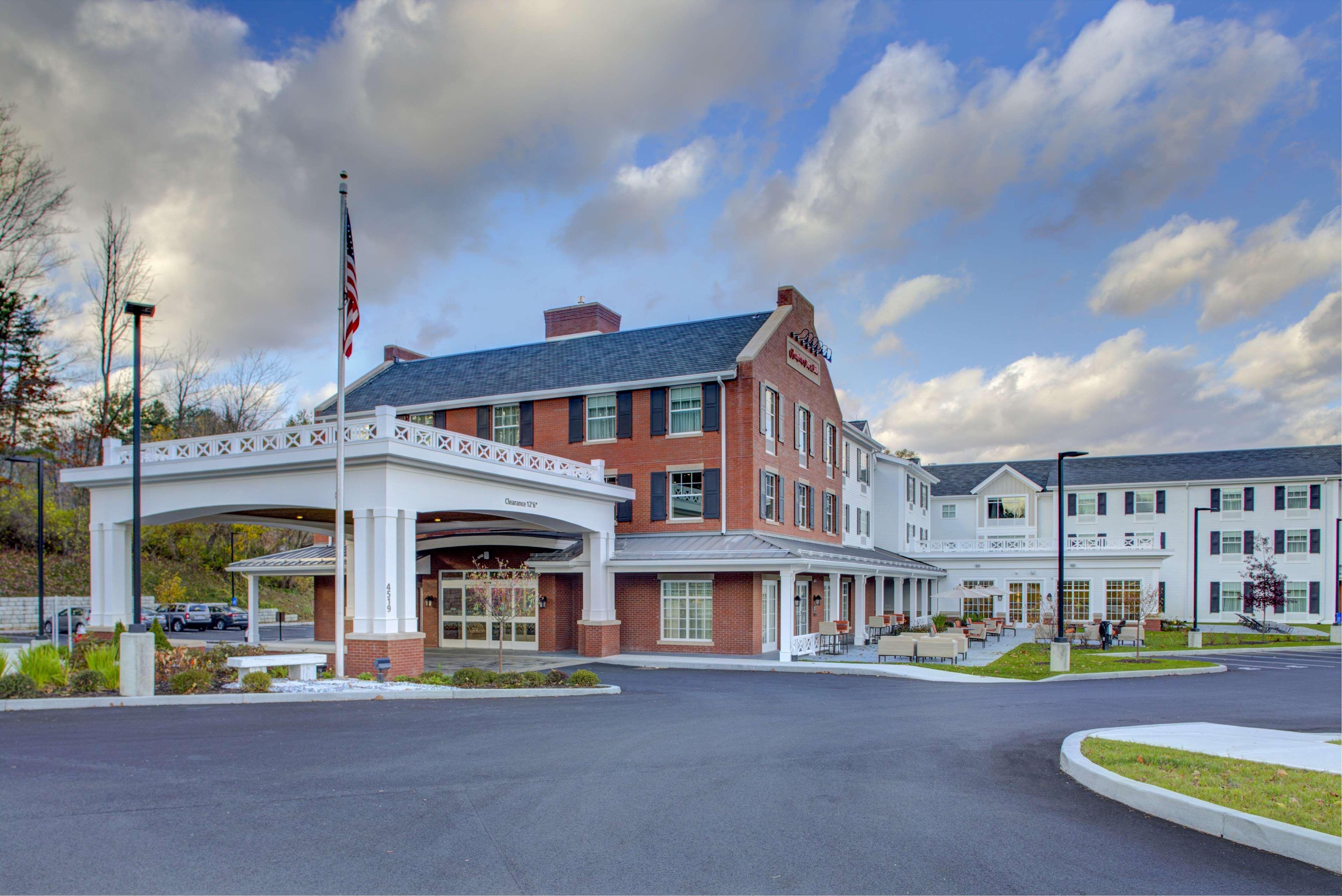 Hampton Inn & Suites Manchester, Vt Exterior photo